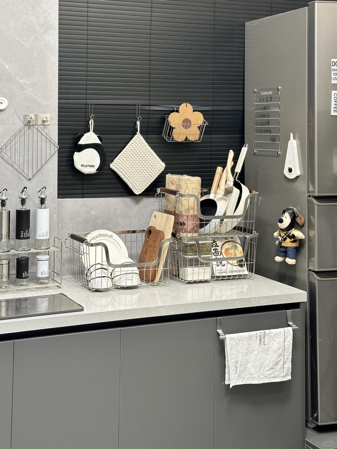 Isang Kailangan para sa Maliit na Apartments! Paano Pumili ng Metal Shelf na Naka-mount sa Wall na May Load-Bearing at Matibay?